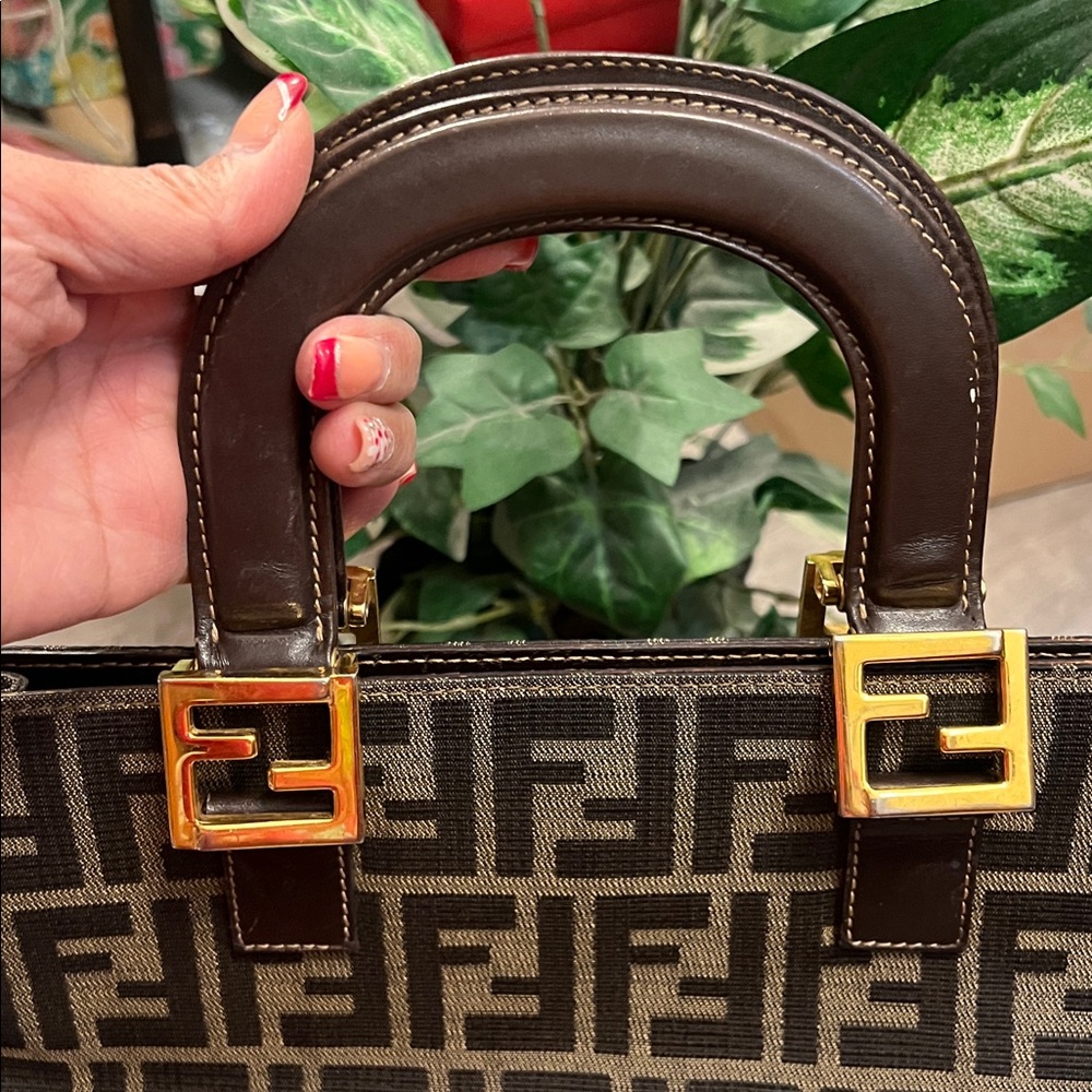 Fendi big tote - Picture 4 of 17